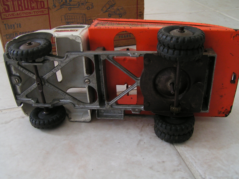 Illustration for article titled A Look Back In Time - Â Structo Toyland Garage Tow Truck